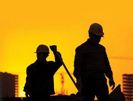 Construction-worker-in-Mazandaran